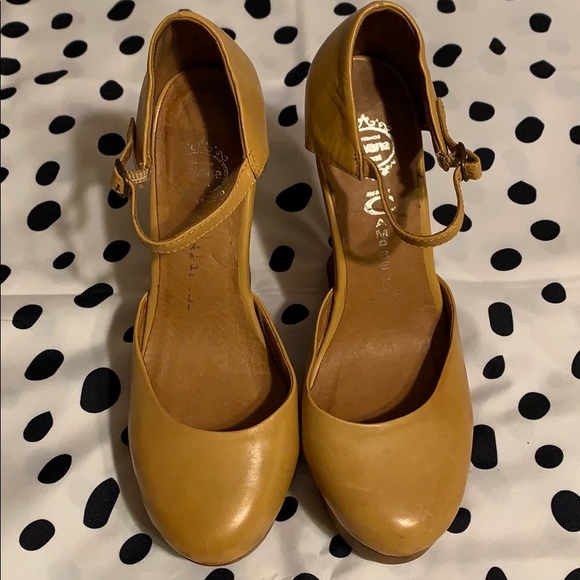 Jeffrey Campbell Havana Wedge Sandals. Size 7 - Picture 2 of 5